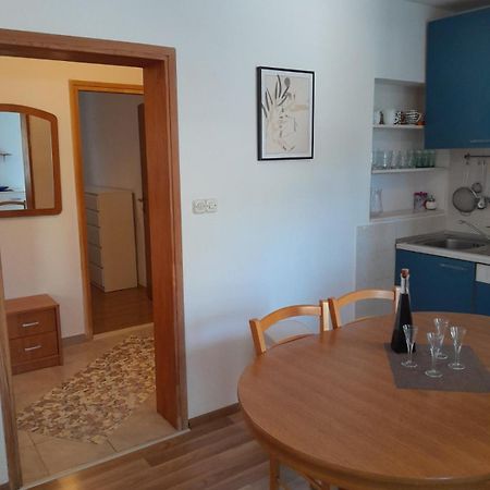 קאבטאט Apartman Miro מראה חיצוני תמונה