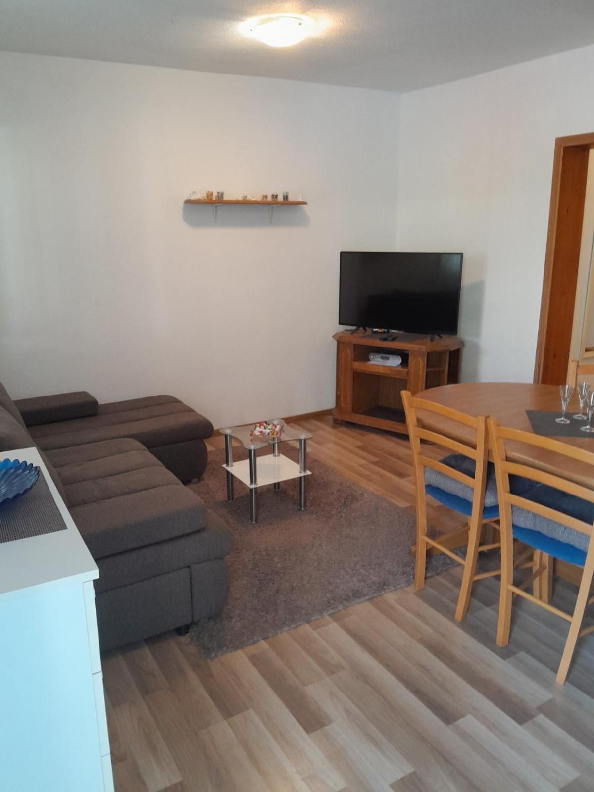 קאבטאט Apartman Miro מראה חיצוני תמונה