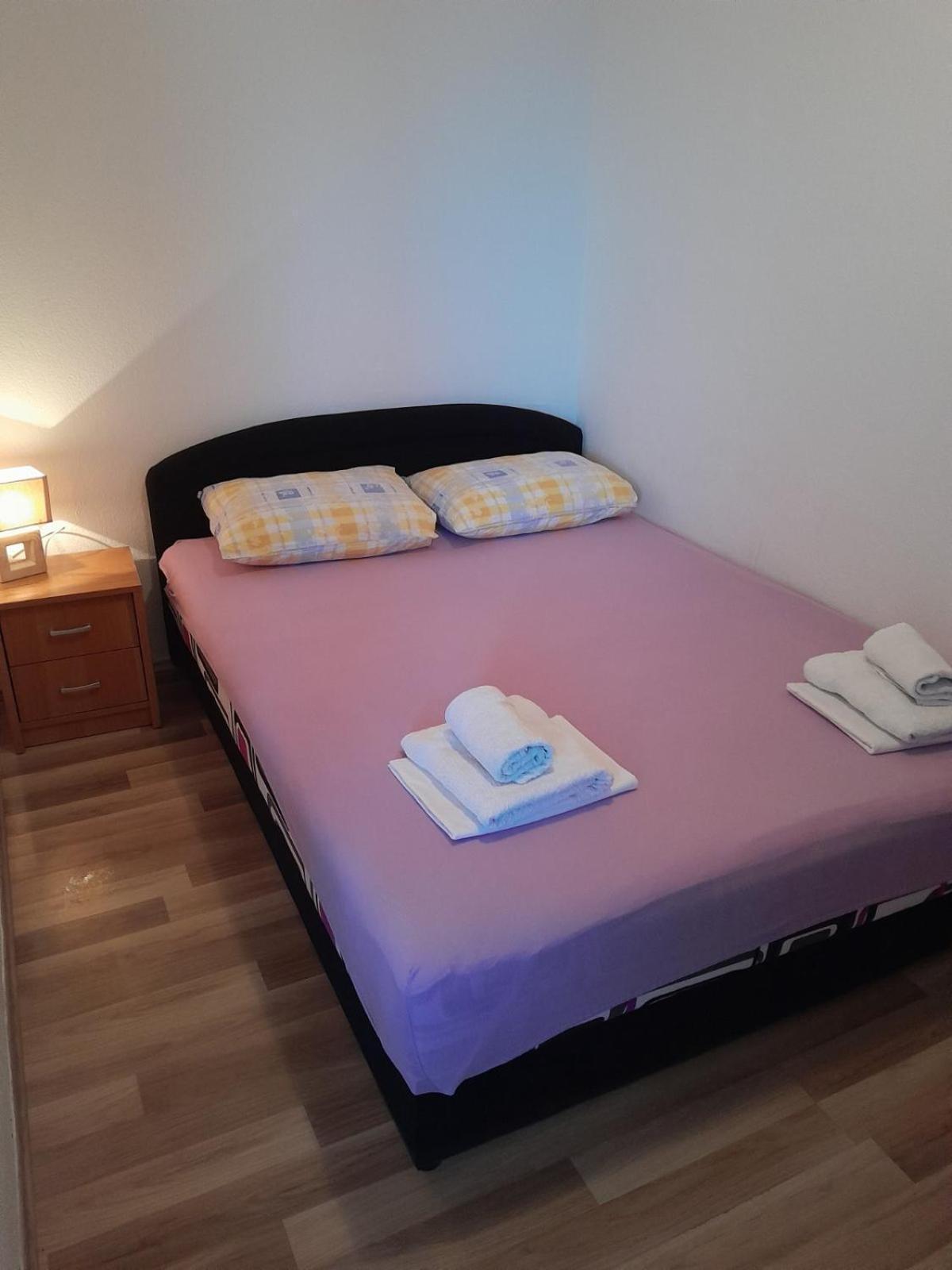 קאבטאט Apartman Miro מראה חיצוני תמונה