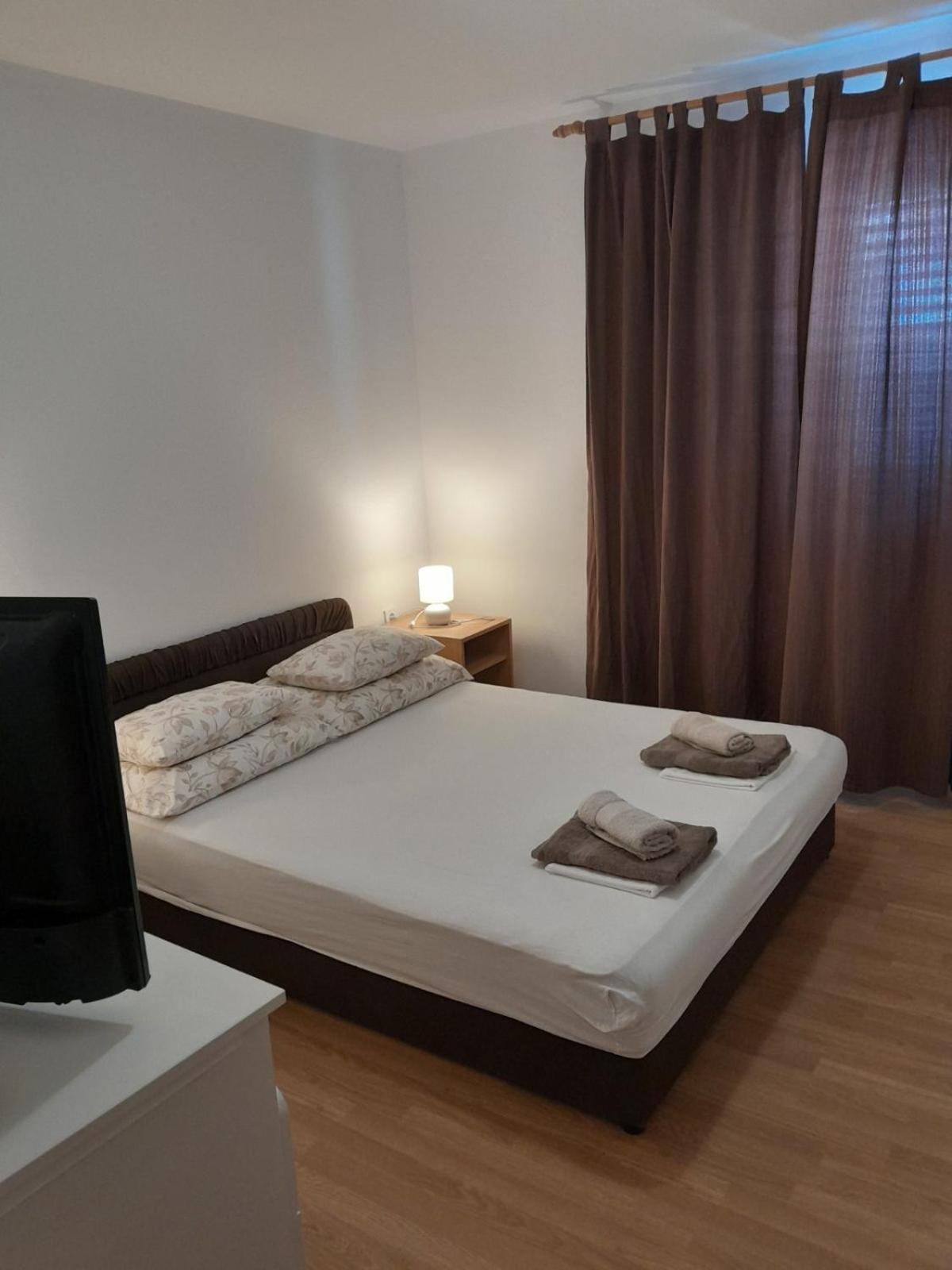 קאבטאט Apartman Miro מראה חיצוני תמונה