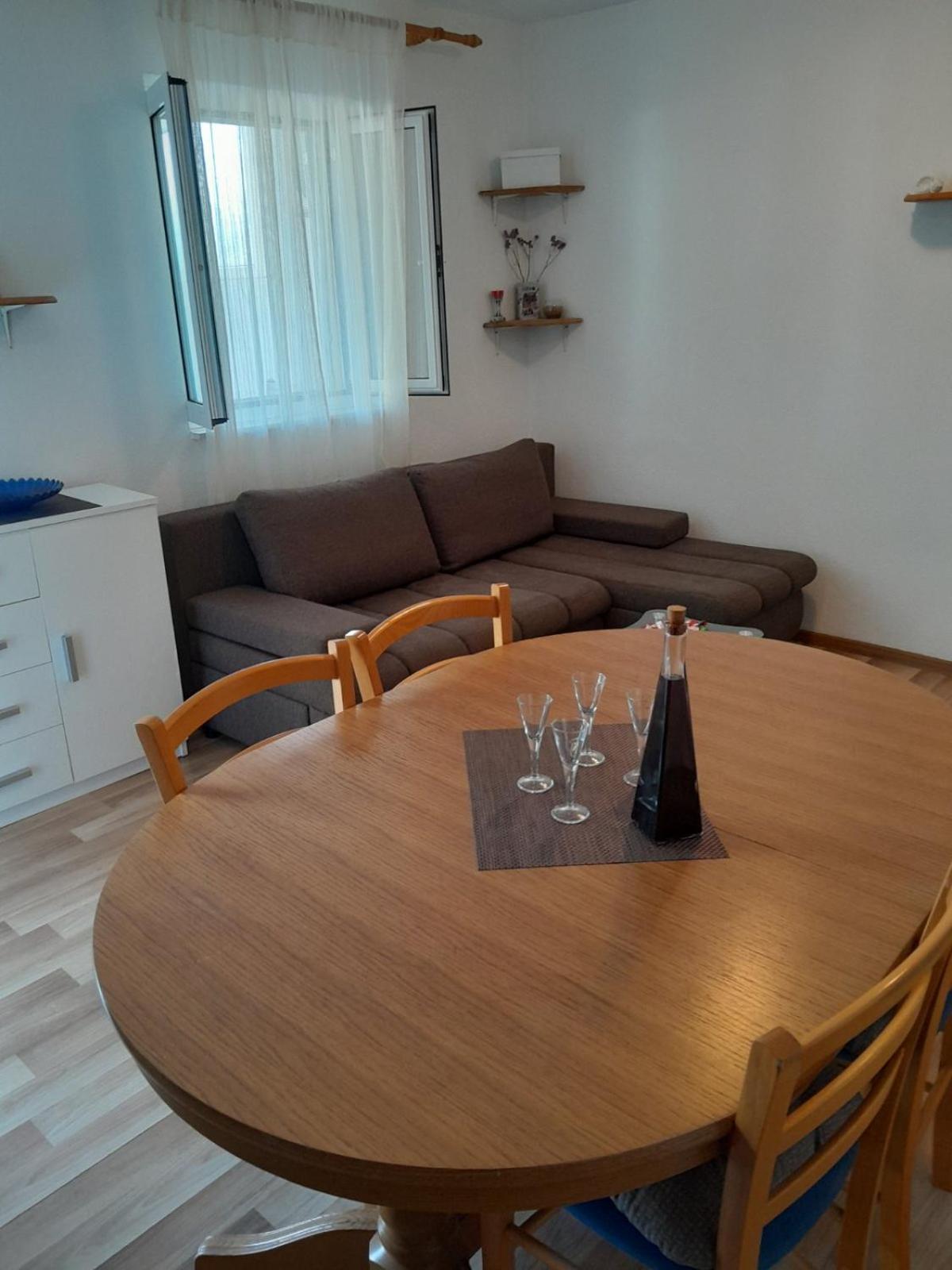 קאבטאט Apartman Miro מראה חיצוני תמונה