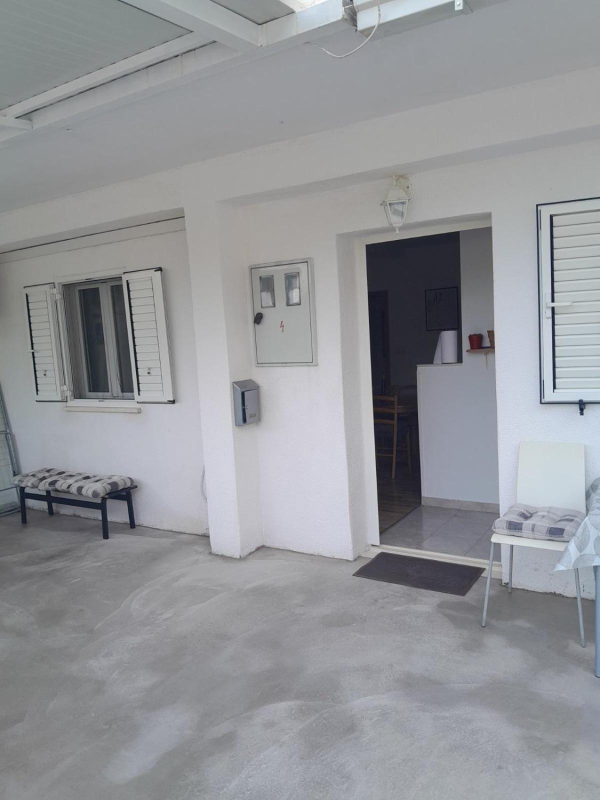 קאבטאט Apartman Miro מראה חיצוני תמונה