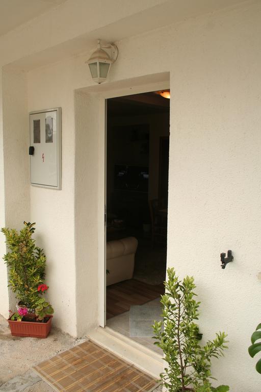 קאבטאט Apartman Miro מראה חיצוני תמונה